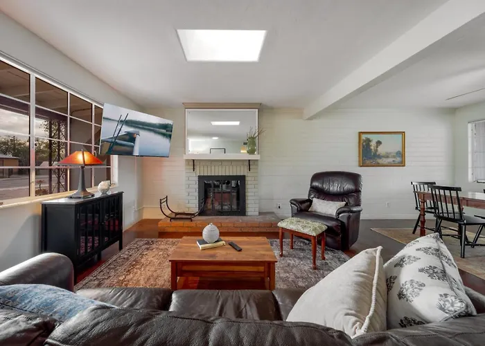 5 Min To Tmc, 3 Bedroom 2 Ba, Yard And Grill,