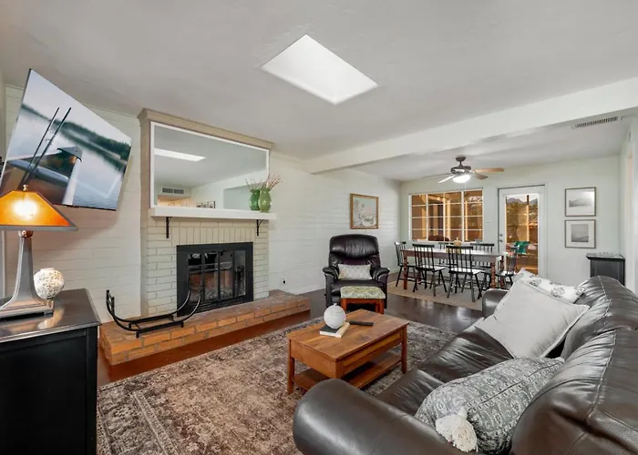 5 Min To Tmc, 3 Bedroom 2 Ba, Yard And Grill, Сasa de vacaciones *