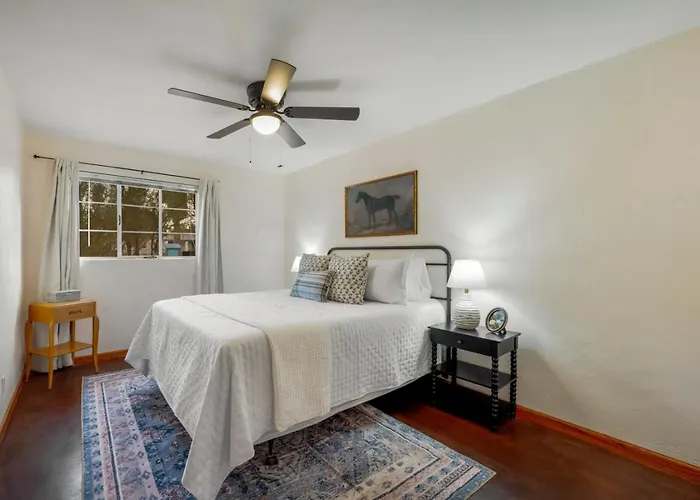5 Min To Tmc, 3 Bedroom 2 Ba, Yard And Grill, *
