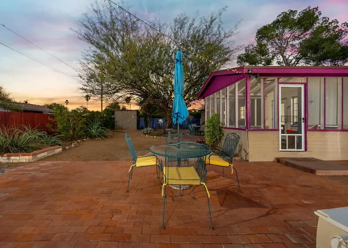 5 Min To Tmc, 3 Bedroom 2 Ba, Yard And Grill, *